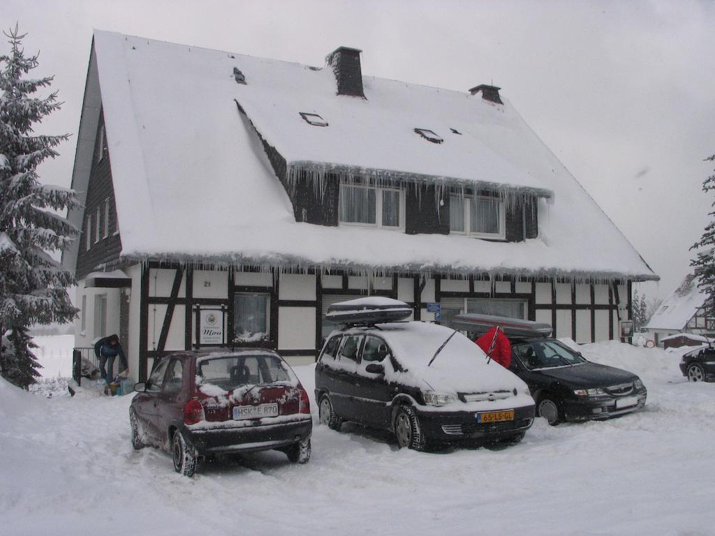 Gastehaus Mira Hotel Winterberg Exterior photo