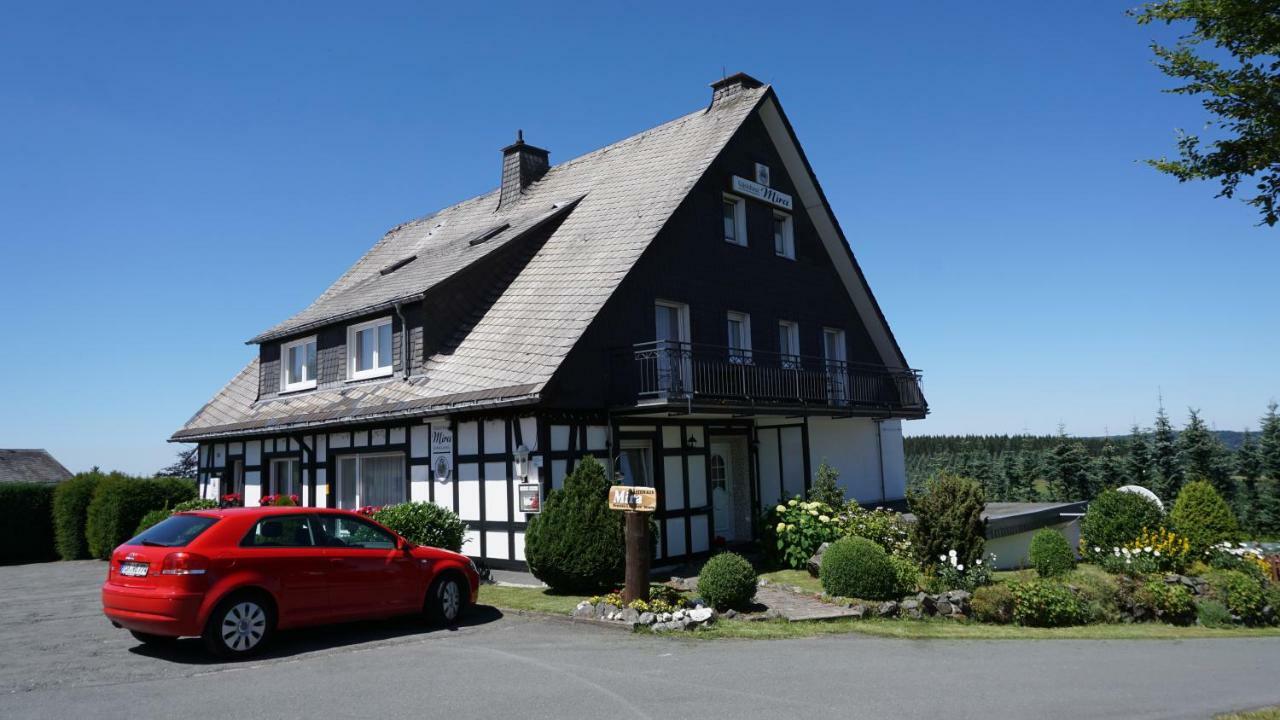 Gastehaus Mira Hotel Winterberg Exterior photo